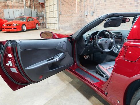 Used 2007 Chevrolet Corvette Coupe RWD image 36