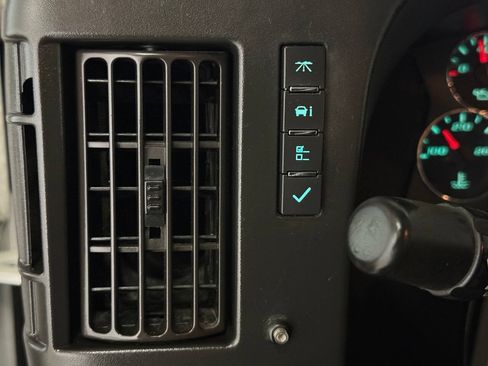 Used 2018 Chevrolet Express 3500 Extended w/ Driver Convenience Package RWD image 44