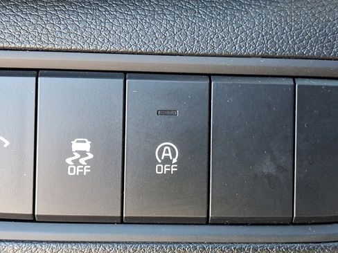 Certified 2025 Kia Soul LX w/ LX Technology Package FWD image 24