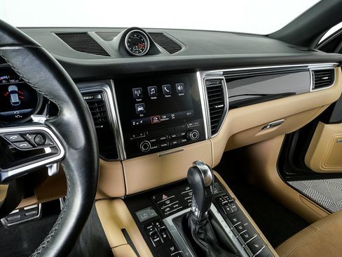 Used 2017 Porsche Macan image 13