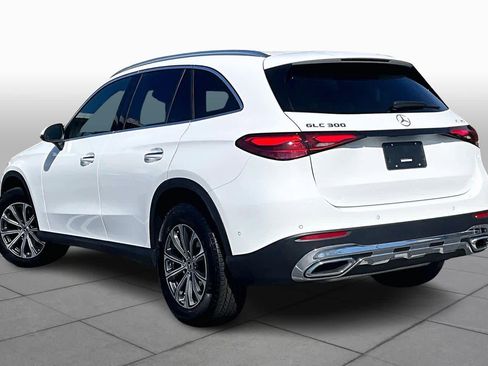 Used 2025 Mercedes-Benz GLC 300 4MATIC image 12