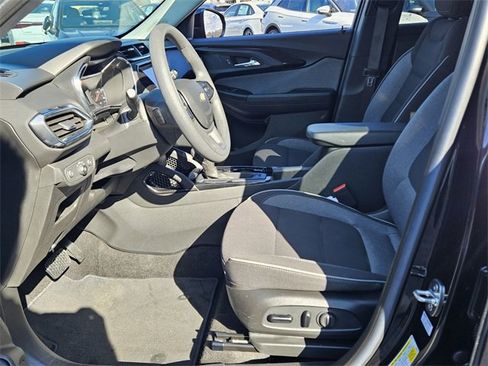 Used 2023 Chevrolet TrailBlazer LT w/ Convenience Package image 5