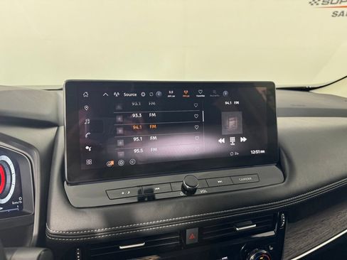 Used 2025 Nissan Rogue Platinum AWD/4WD image 20