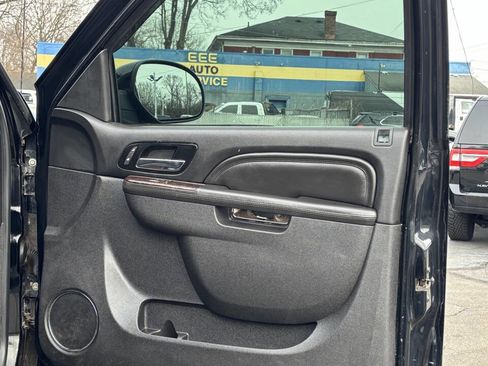 Used 2011 GMC Sierra 2500 Denali w/ Snow Plow Prep Package image 20