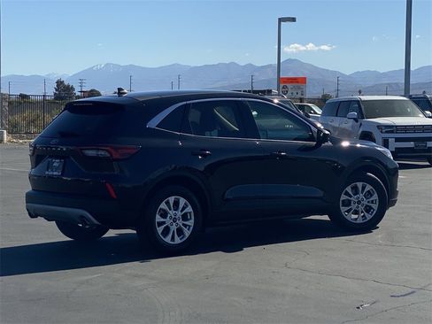 Used 2023 Ford Escape Active image 13
