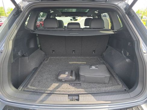 Used 2023 Volkswagen Tiguan SEL R-Line AWD/4WD image 30