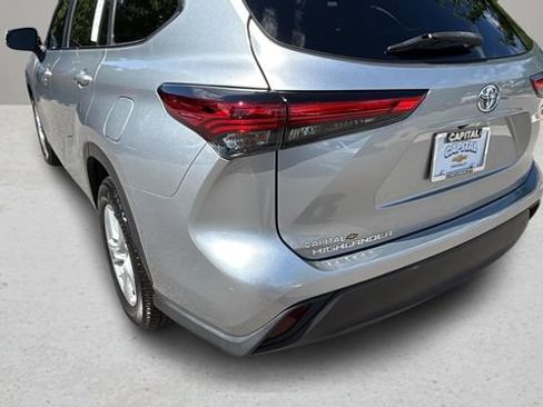 Used 2023 Toyota Highlander LE FWD image 37