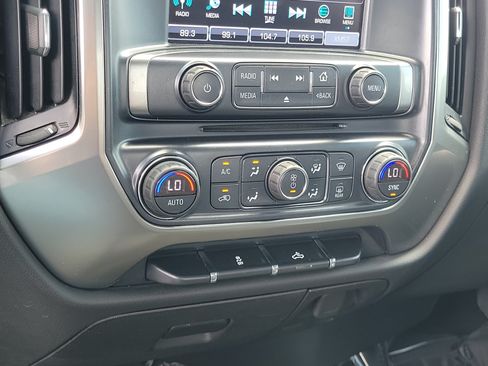 Used 2018 Chevrolet Silverado 1500 LT w/ All Star Edition AWD/4WD image 27