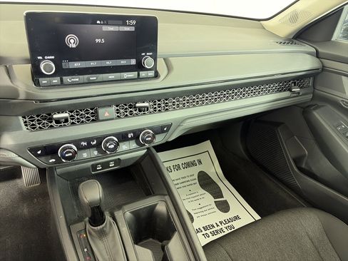 Used 2023 Honda Accord EX image 4