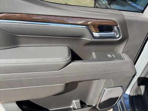 New 2026 GMC Sierra 1500 SLE w/ Preferred Package image 12