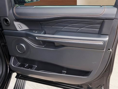 Used 2023 Ford Expedition Max Platinum image 31