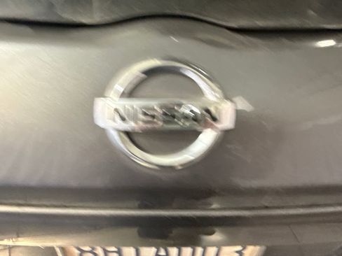 Used 2018 Nissan Kicks SR w/ Exterior Package FWD image 12