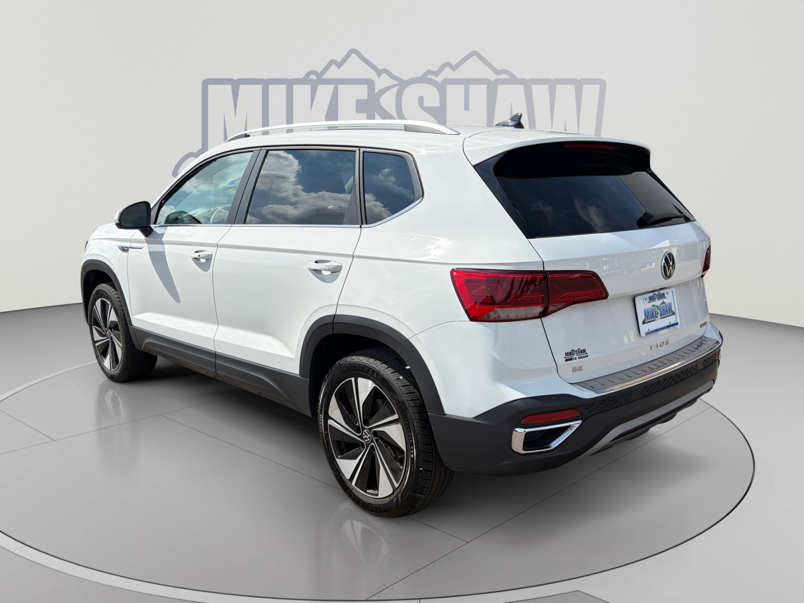 Used 2023 Volkswagen Taos SE AWD/4WD image 3