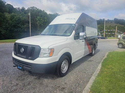 Used 2019 Nissan NV 2500 S image 2