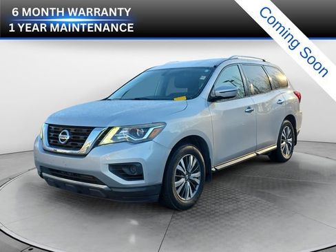 Used 2017 Nissan Pathfinder S image 1