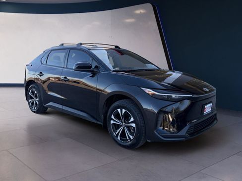 Used 2024 Toyota bZ4X XLE image 7