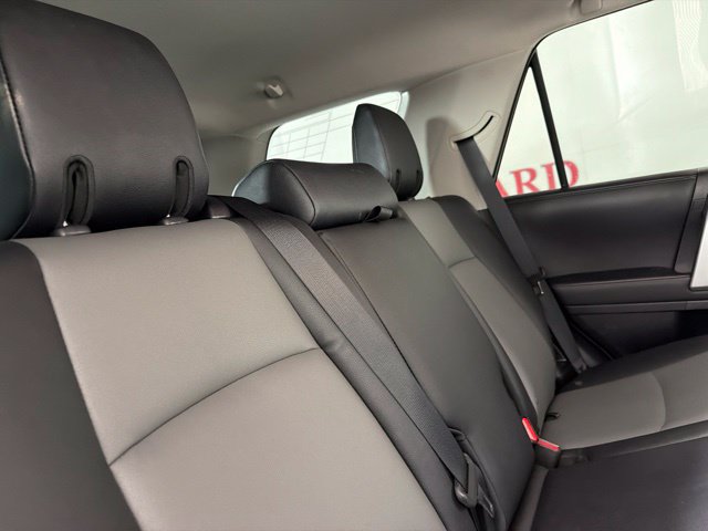 Used 2020 Toyota 4Runner SR5 Premium w/ Moonroof Package RWD image 33