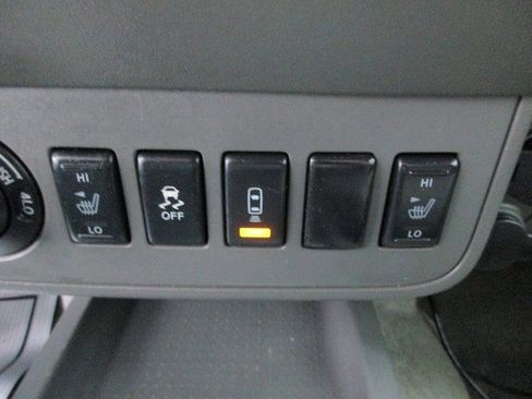 Used 2014 Nissan Frontier SV w/ SV Value Truck Package image 27