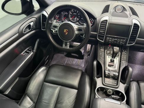 Used 2013 Porsche Cayenne Turbo image 33