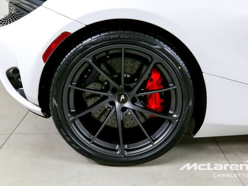 Used 2026 McLaren 750S Spider RWD image 25