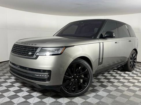 Used 2023 Land Rover Range Rover SE image 1