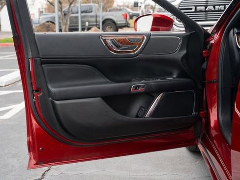 Used 2017 Lincoln Continental Select w/ Technology Package image 17