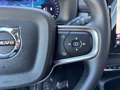 Certified 2025 Volvo XC40 B5 Plus image 15