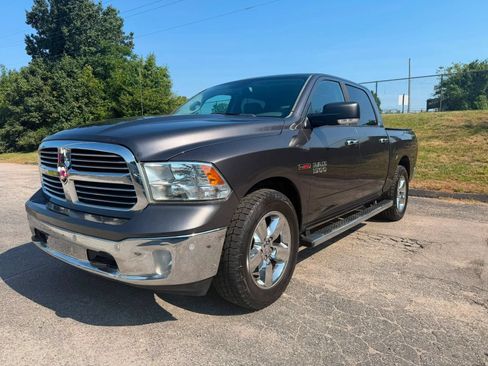 Used 2015 RAM 1500 Lone Star RWD image 2