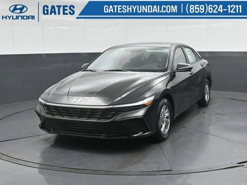 New 2026 Hyundai Elantra SE image 6