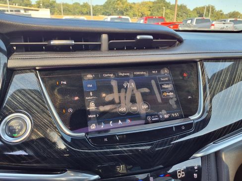 Used 2025 Cadillac XT6 Premium Luxury FWD image 4
