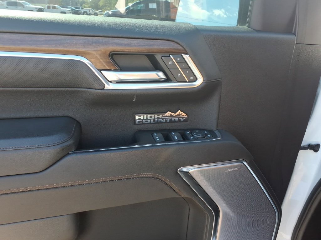 Used 2023 Chevrolet Silverado 1500 High Country w/ High Country Premium Package AWD/4WD image 18