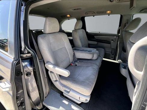 Used 2016 Honda Odyssey SE image 18