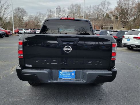 Used 2022 Nissan Frontier SV image 4