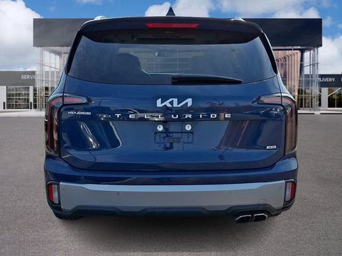 Certified 2024 Kia Telluride EX w/ EX Captain's Chair Package image 5