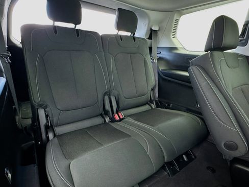 Used 2022 Jeep Grand Cherokee L Laredo w/ Luxury Tech Group I image 19