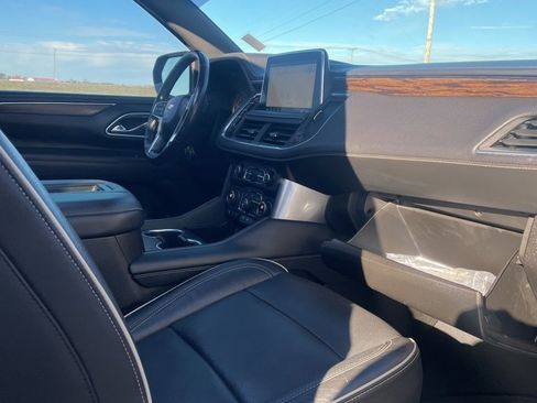 Used 2021 Chevrolet Suburban Premier w/ Premium Package image 45