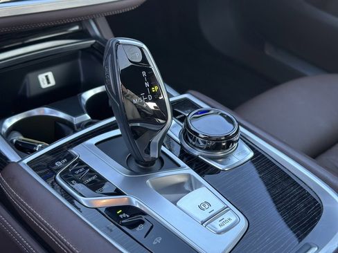 Used 2017 BMW 750i xDrive image 33