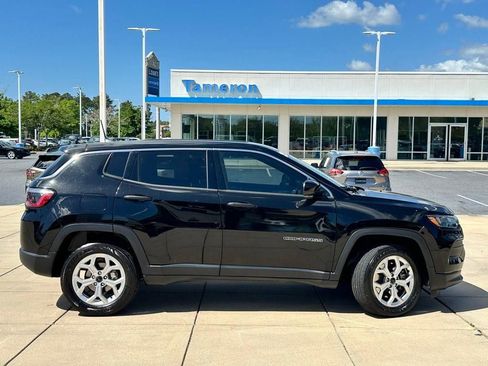 Used 2025 Jeep Compass Sport AWD/4WD image 5