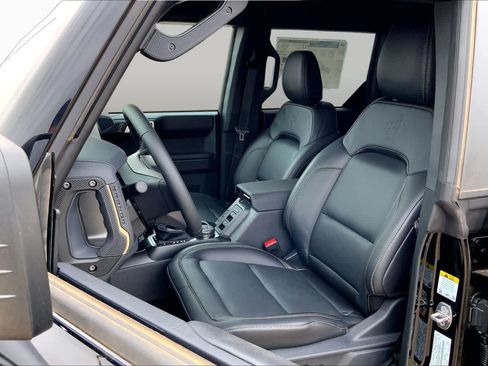 New 2026 Ford Bronco Badlands AWD/4WD image 9