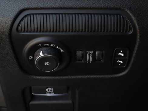 Used 2024 Jeep Wagoneer Series II w/ Flexible Seating Group RWD image 37