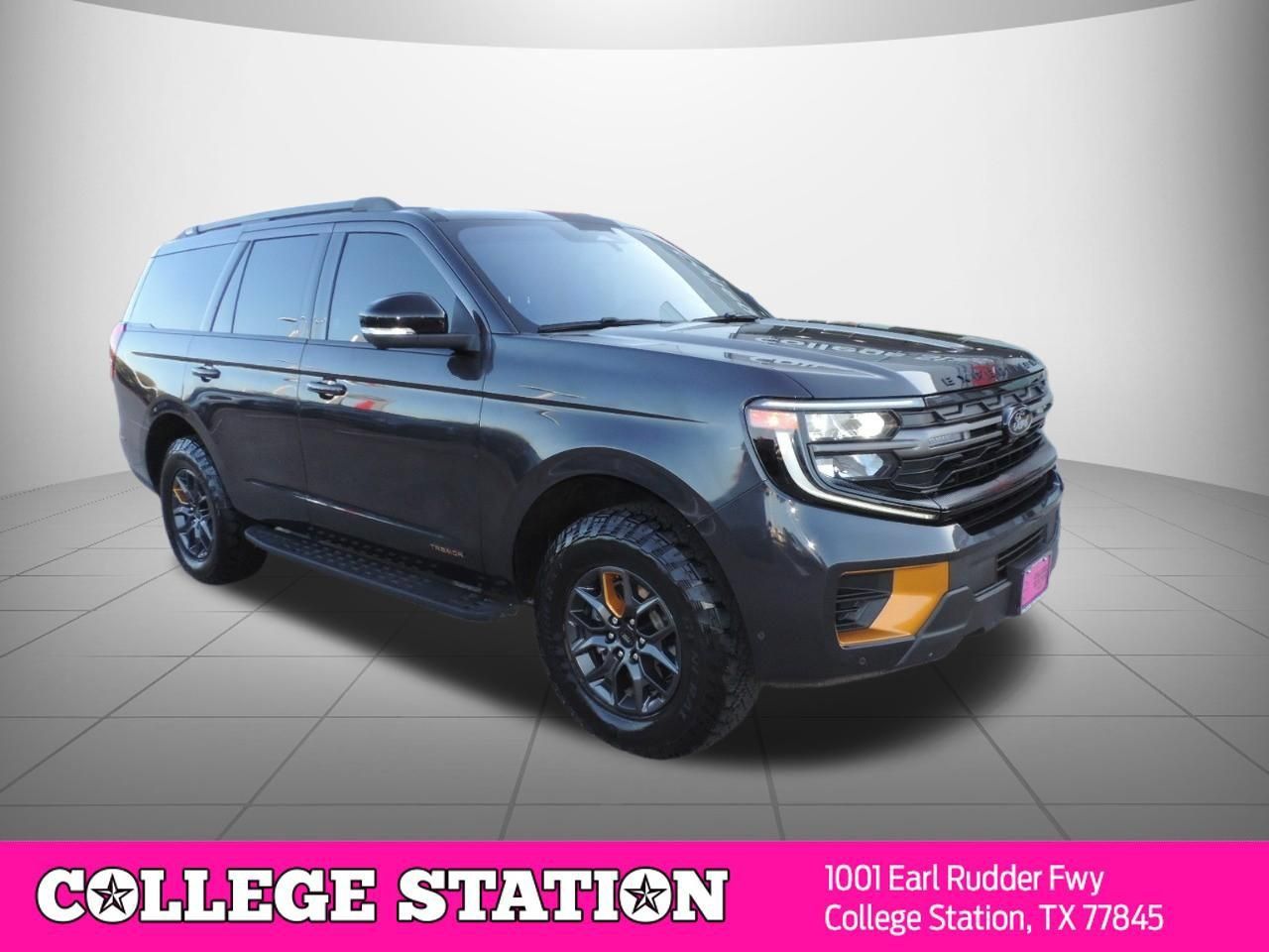 Used 2025 Ford Expedition Tremor AWD/4WD image 3