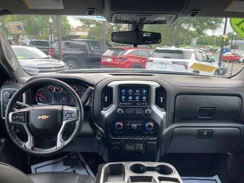 Used 2021 Chevrolet Silverado 1500 LT AWD/4WD image 5