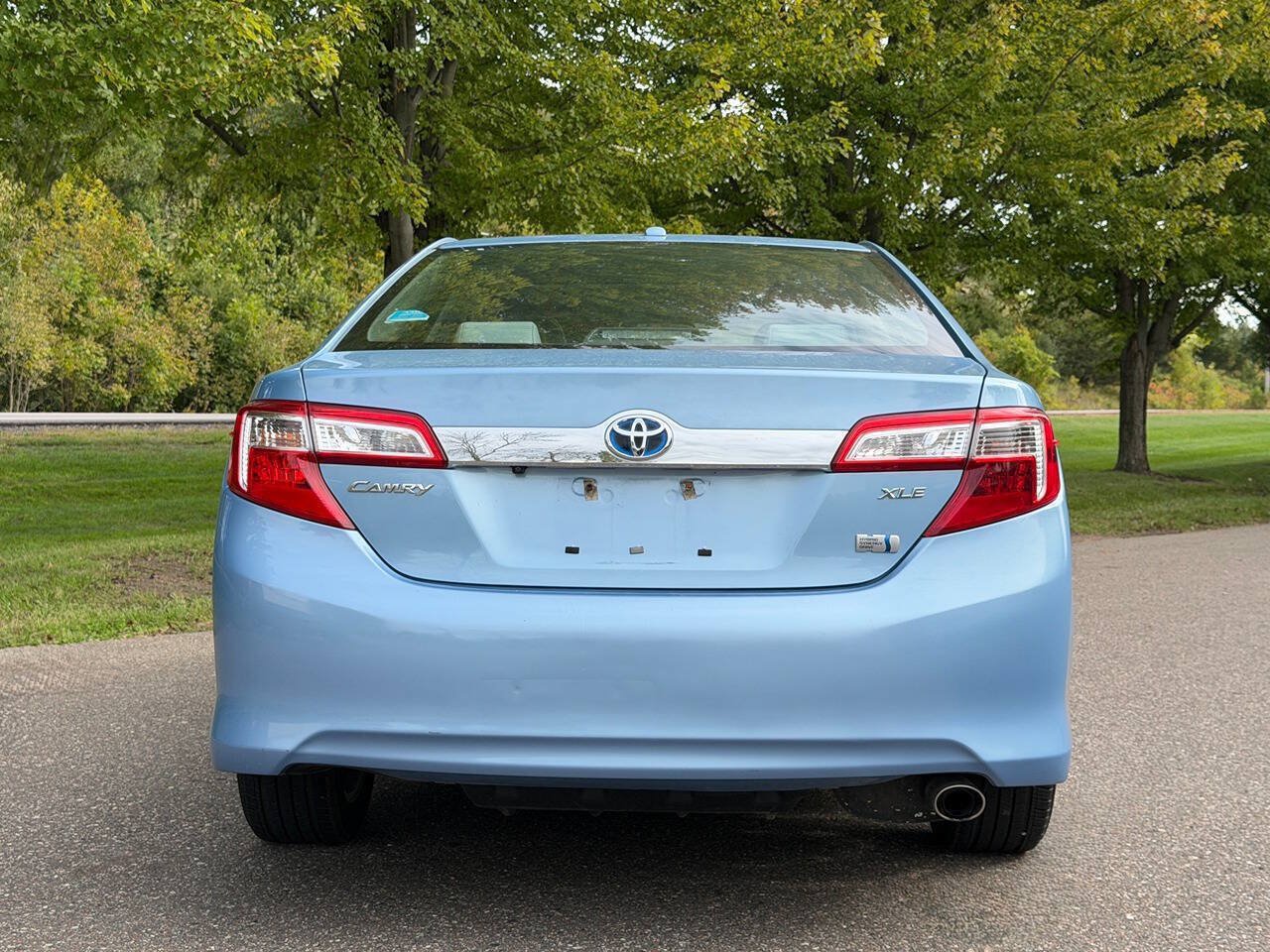 Used 2012 Toyota Camry XLE w/ Leather Pkg FWD image 4
