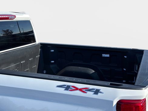 Used 2025 Chevrolet Silverado 1500 LT image 13