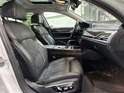 Used 2017 BMW 750i xDrive AWD/4WD image 46