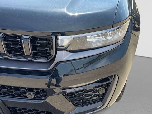 New 2026 Jeep Grand Cherokee L Limited AWD/4WD image 10