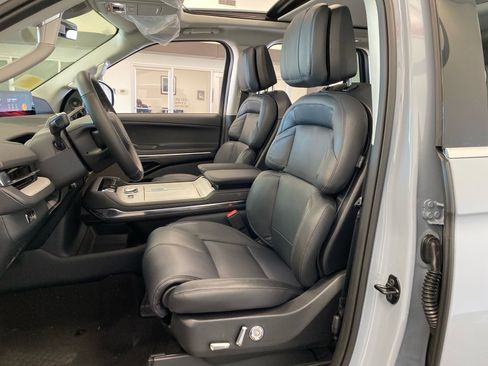 New 2026 Lincoln Navigator Reserve image 19