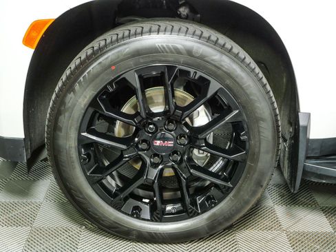 Used 2023 GMC Yukon XL SLT AWD/4WD image 41