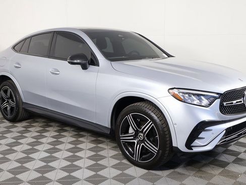 Used 2024 Mercedes-Benz GLC 300 4MATIC image 3