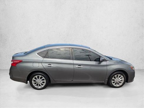 Used 2018 Nissan Sentra SV w/ Premium Package (P01) FWD image 4